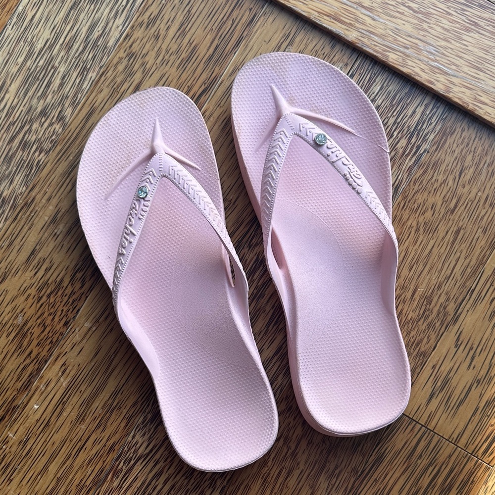 Women’s Pale Pink Flip Flop Sandals - Comfort Slip-On
